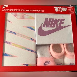 Nike 6-12 months Newborn 4 piece bundle hat, booties, bodysuit, blanket NIB